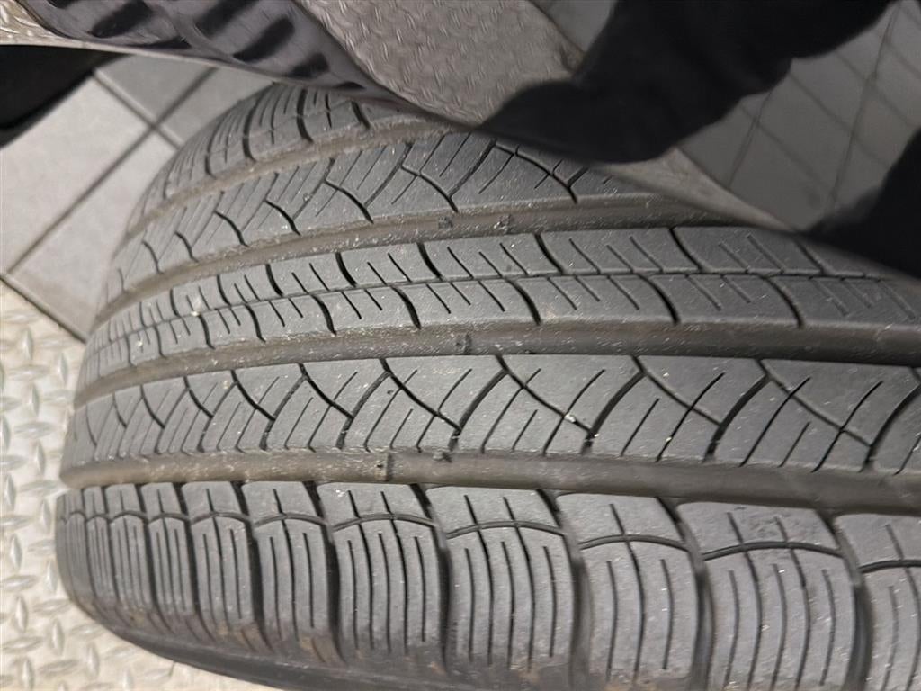 2022 Porsche Macan AWD