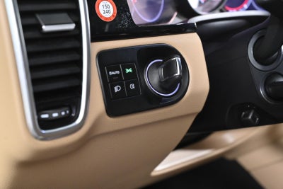 2023 Porsche Cayenne Base