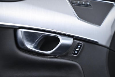 2022 Volvo XC90 Momentum