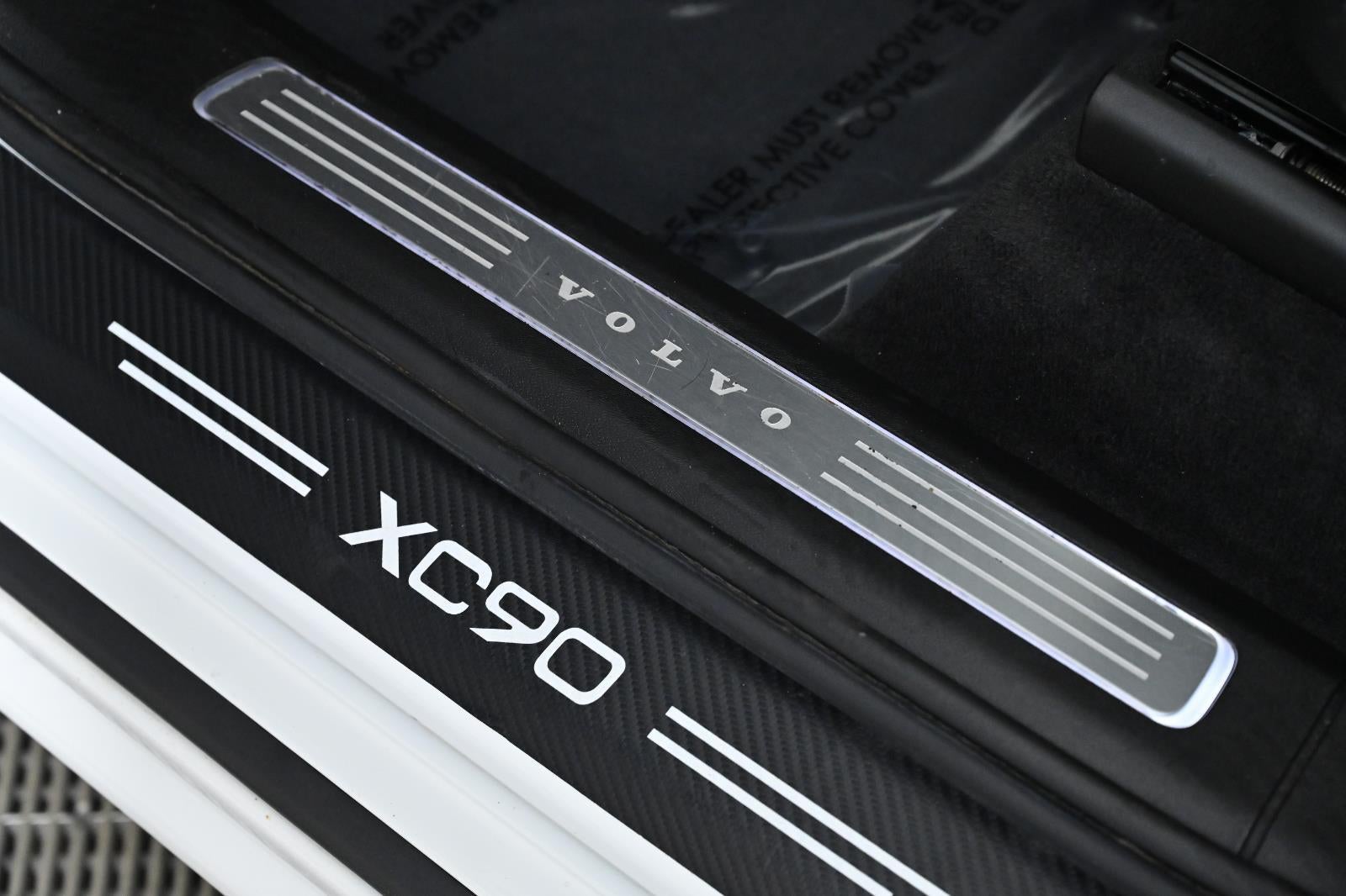 2022 Volvo XC90 Momentum