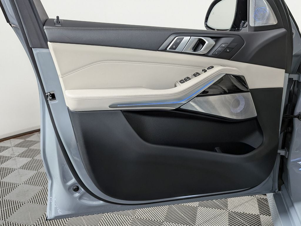 2024 BMW X5 M60i