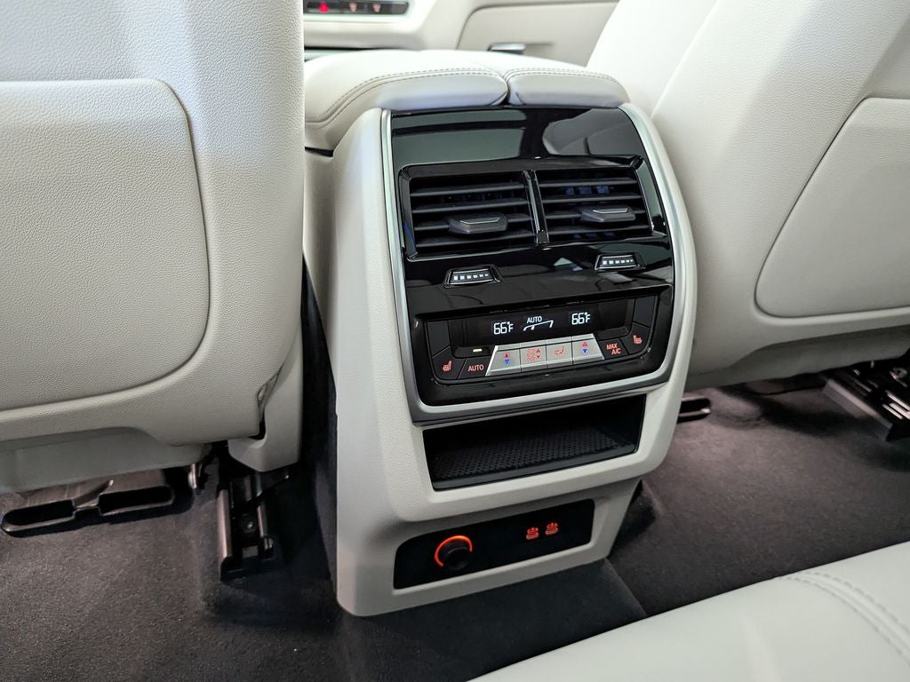 2024 BMW X5 M60i