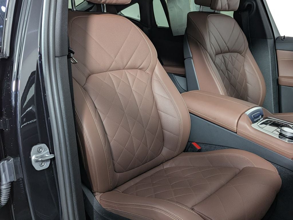 2025 BMW X6 xDrive40i
