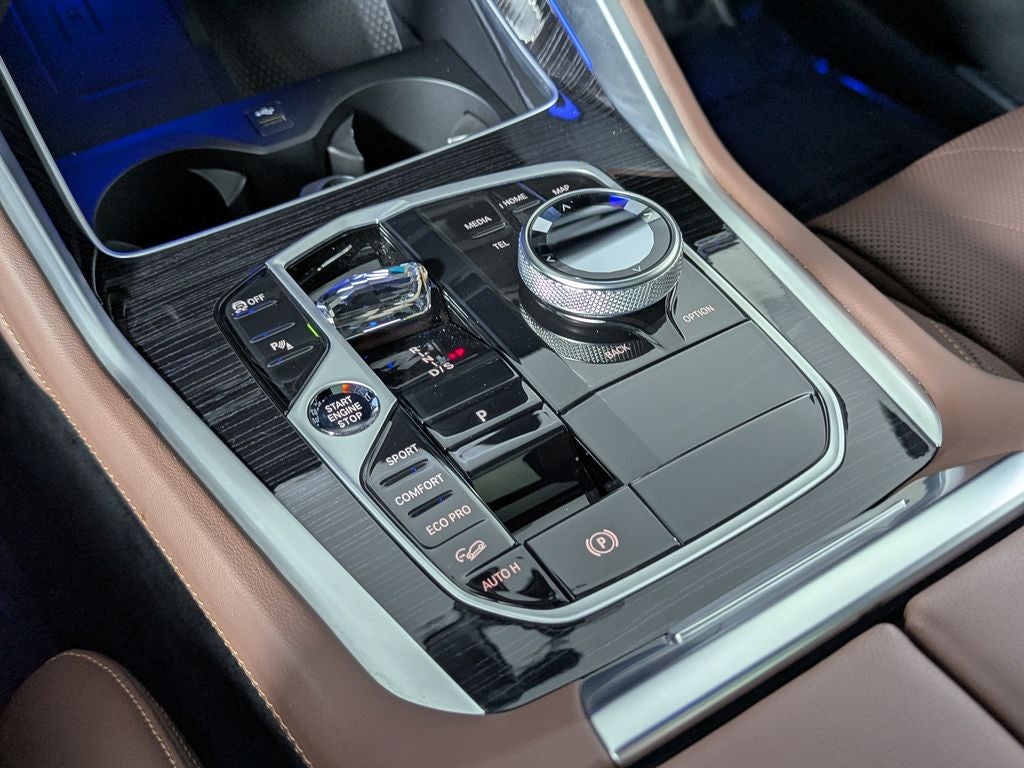 2025 BMW X6 xDrive40i