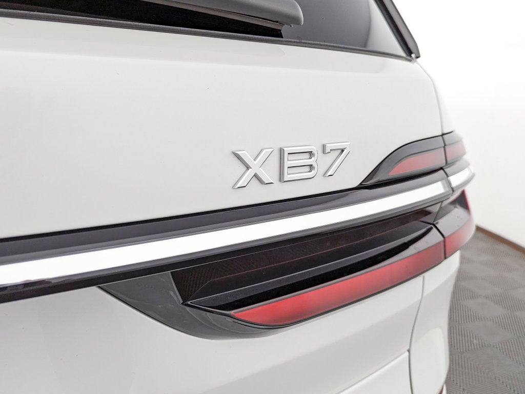 2026 BMW B7 ALPINA XB7