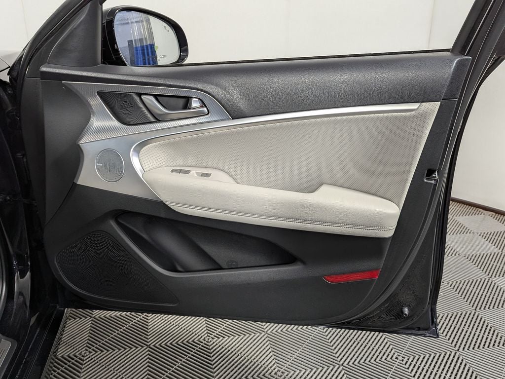 2022 Genesis G70 2.0T