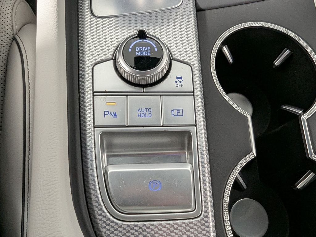 2022 Genesis G70 2.0T