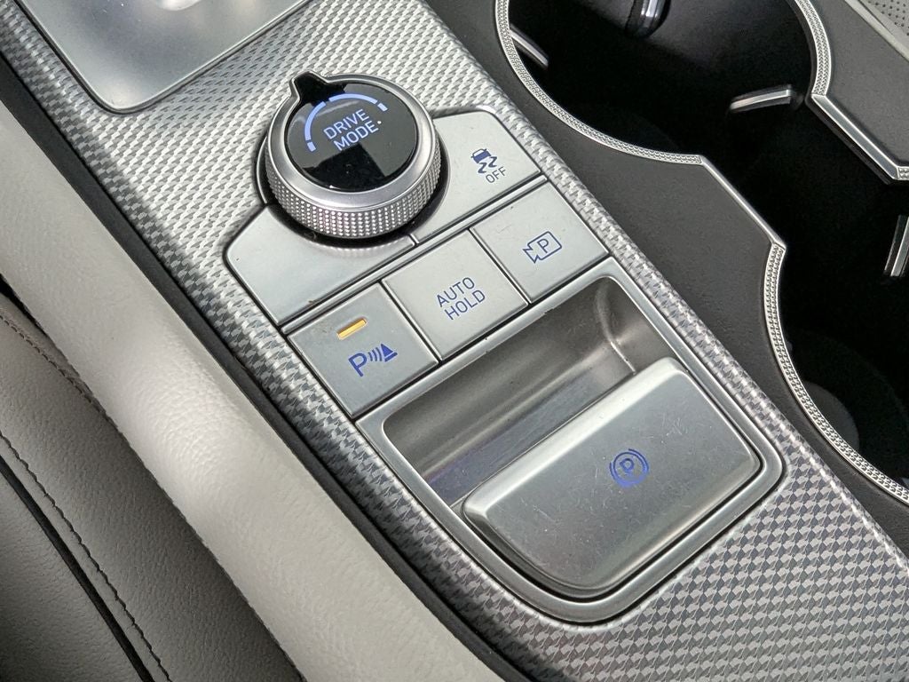 2022 Genesis G70 2.0T