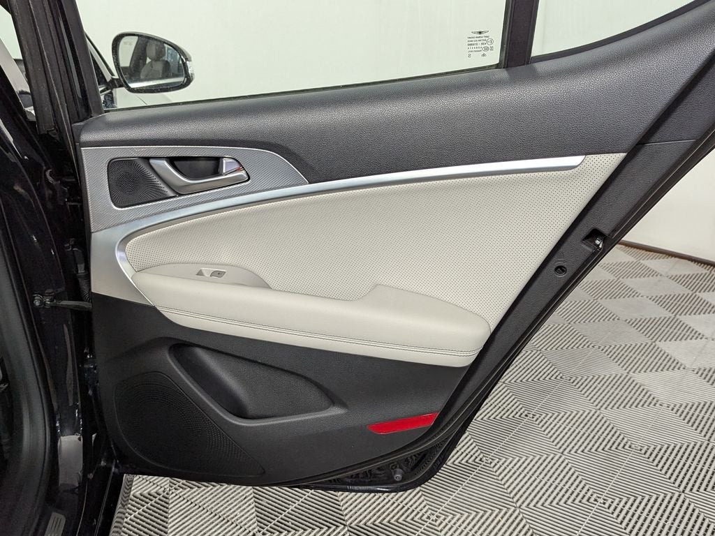 2022 Genesis G70 2.0T