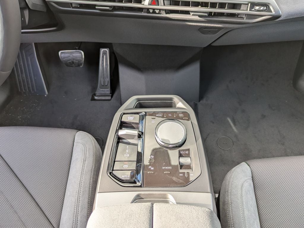 2026 BMW iX xDrive45