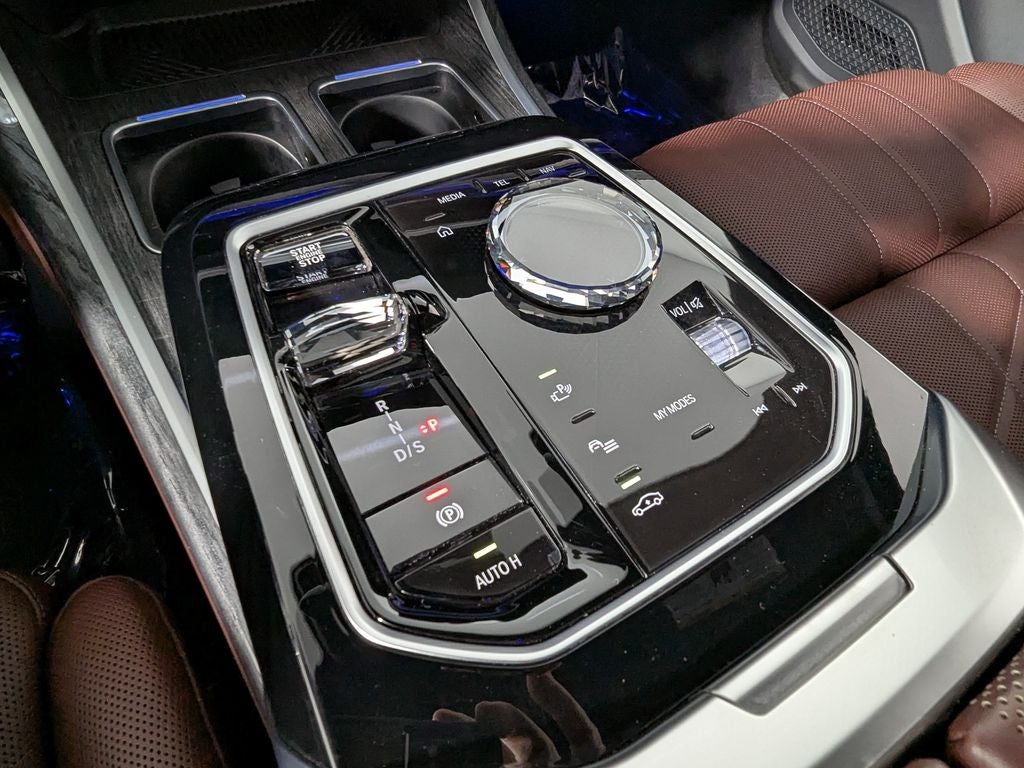 2023 BMW 740i 740i