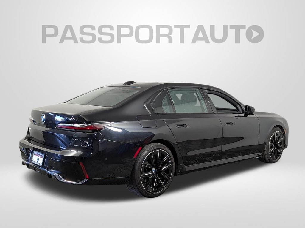 2023 BMW 740i 740i