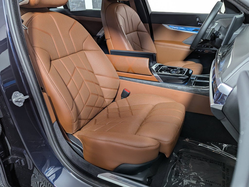 2023 BMW 740i 740i