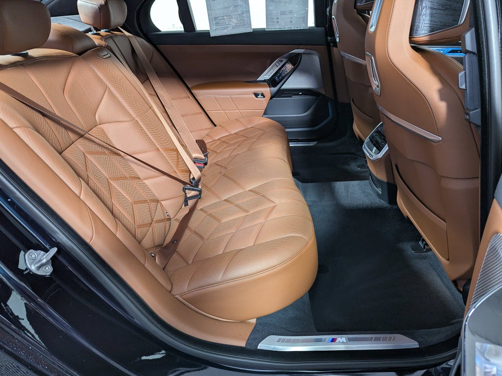 2023 BMW 740i 740i