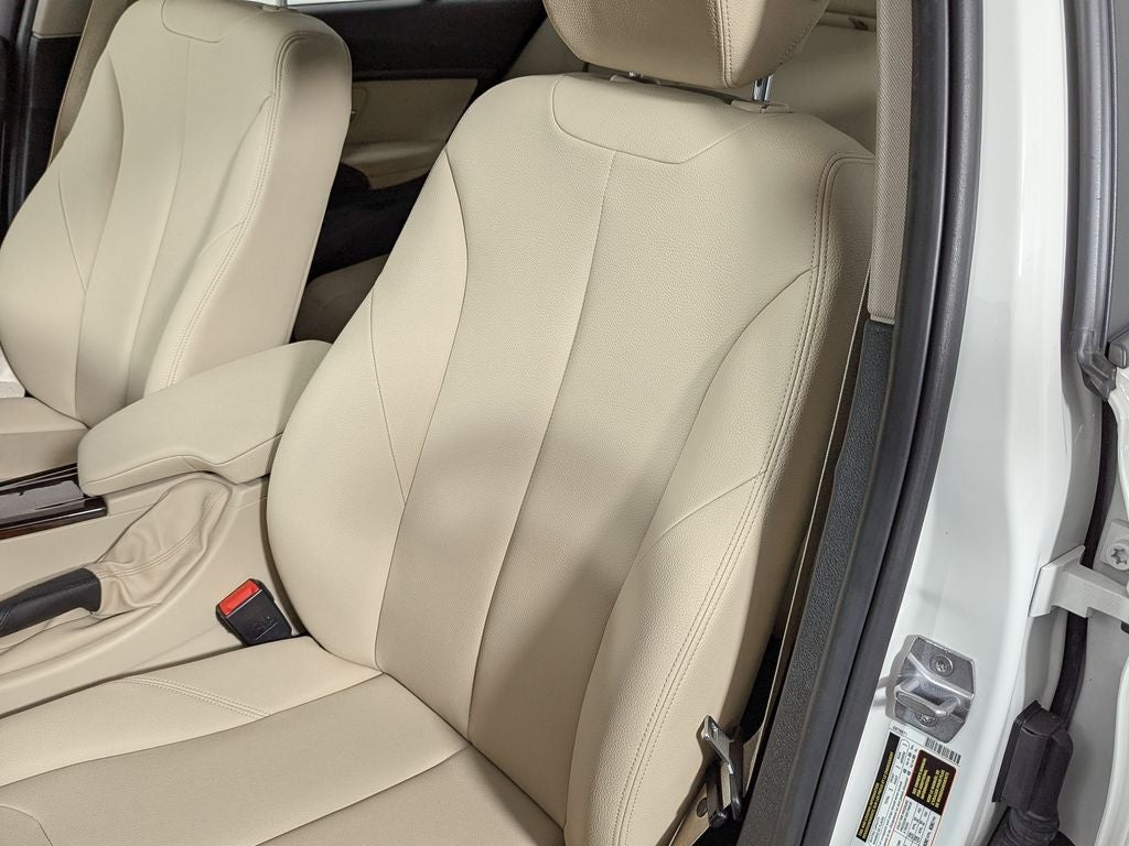 2018 BMW 320i 320i