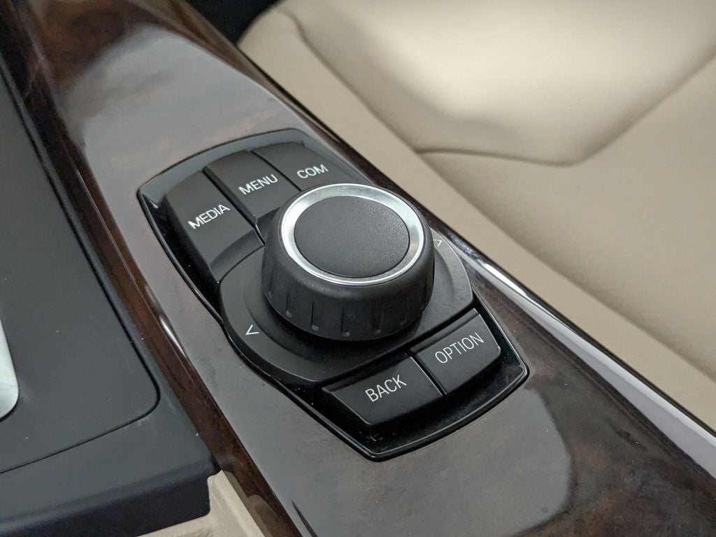 2018 BMW 320i 320i