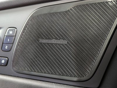 2023 Volvo XC60 B5 Ultimate Bright Theme