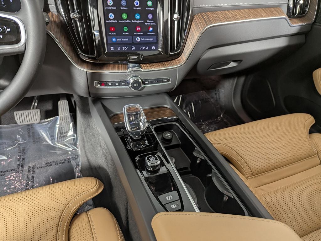 2023 Volvo XC60 B5 Ultimate Bright Theme