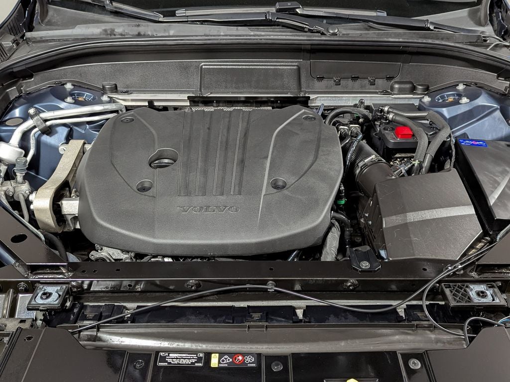 2023 Volvo XC60 B5 Ultimate Bright Theme