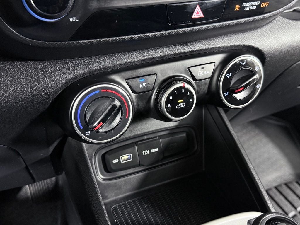 2022 Hyundai Venue SE