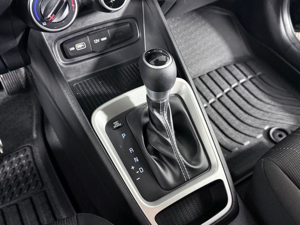 2022 Hyundai Venue SE
