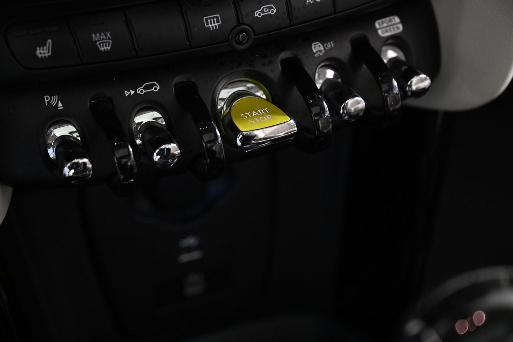 2023 MINI Cooper SE Electric Hardtop 2 Door Iconic