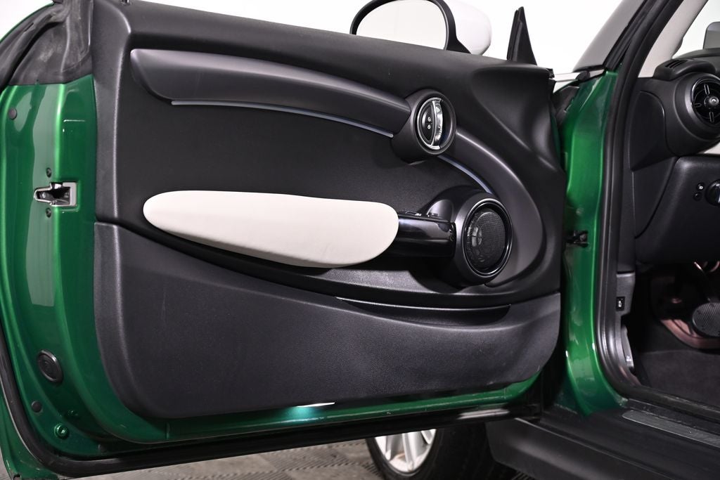 2023 MINI Cooper SE Electric Hardtop 2 Door Iconic