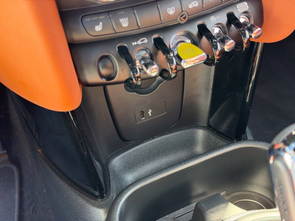 2024 MINI HARDTOP 2 DOOR Base