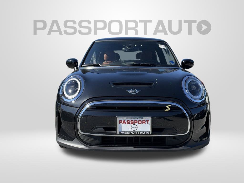 2024 MINI HARDTOP 2 DOOR Base