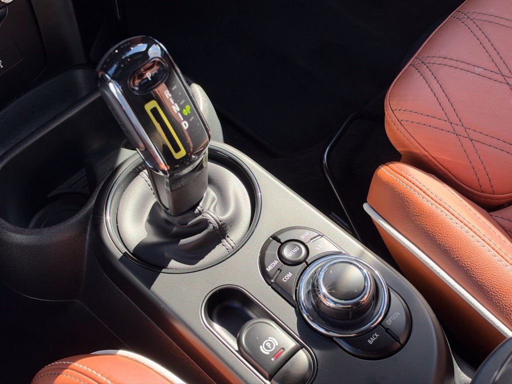 2024 MINI HARDTOP 2 DOOR Base