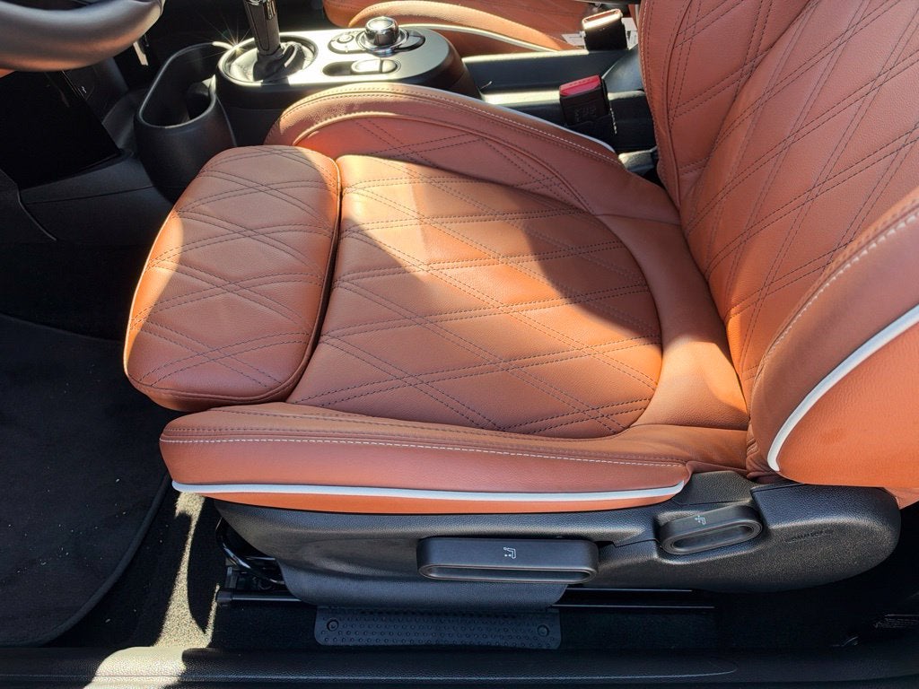 2024 MINI HARDTOP 2 DOOR Base