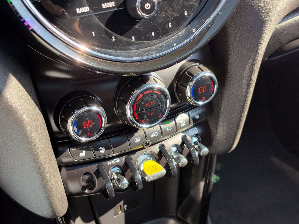 2024 MINI HARDTOP 2 DOOR Base