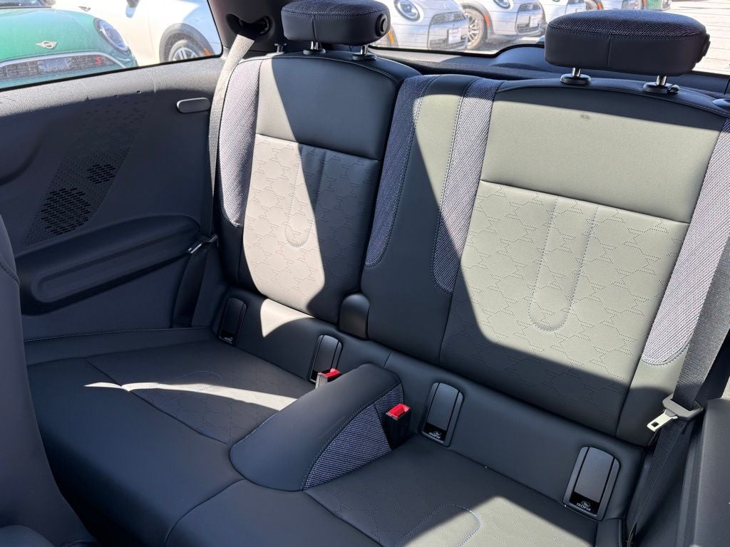 2026 MINI 2 DOOR SIGNATURE PLUS