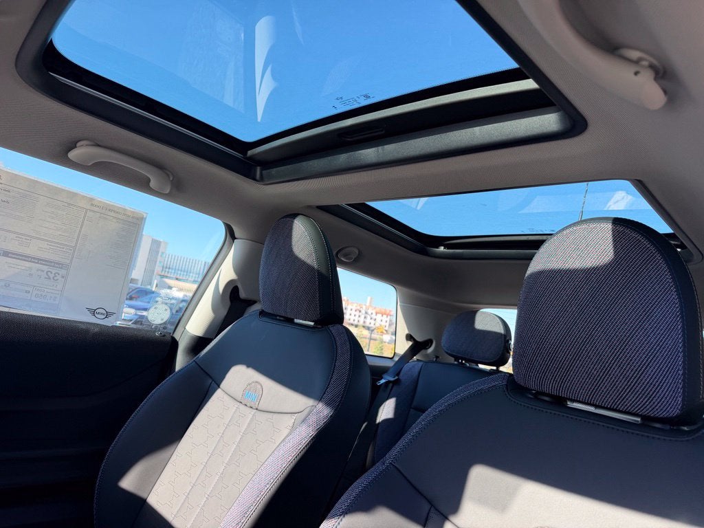 2026 MINI 2 DOOR SIGNATURE PLUS