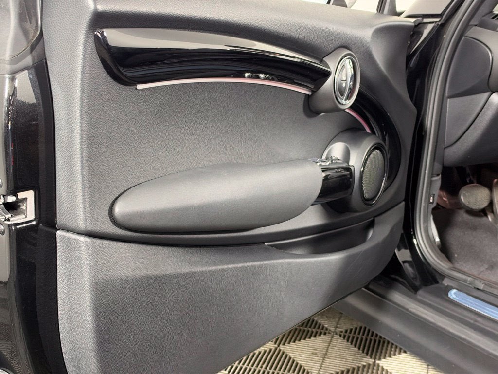 2024 MINI CONVERTIBLE Base