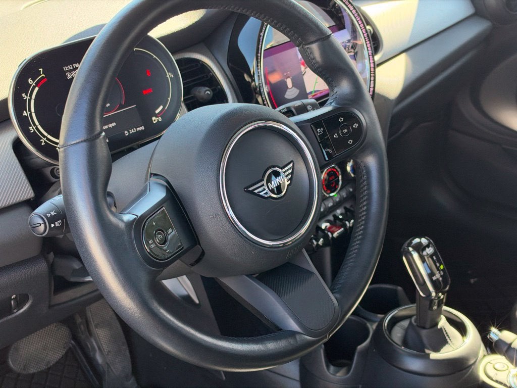 2024 MINI HARDTOP 2 DOOR Base