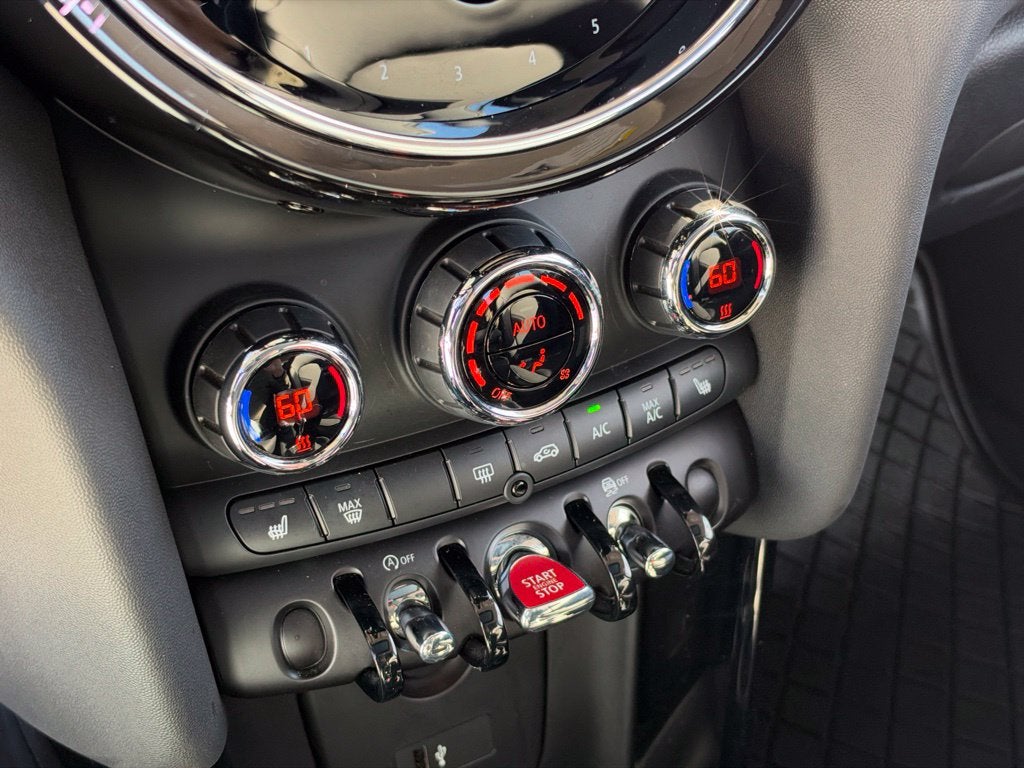 2024 MINI HARDTOP 2 DOOR Base
