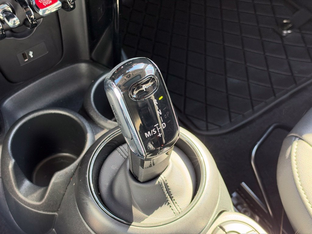 2024 MINI HARDTOP 2 DOOR Base