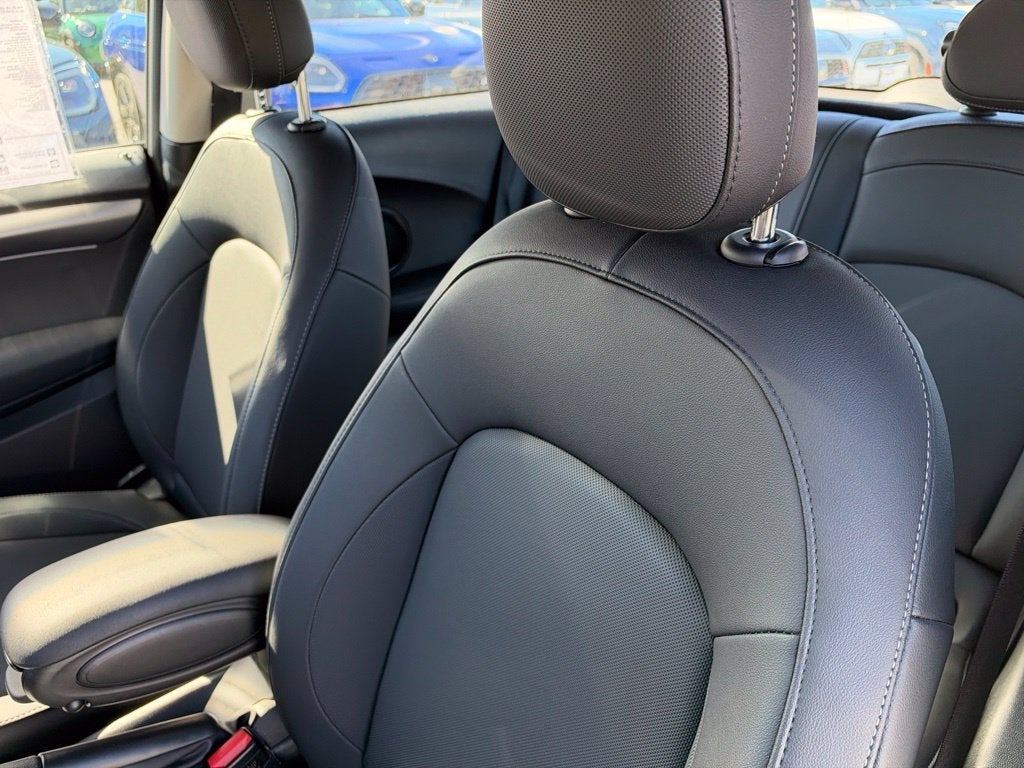 2024 MINI HARDTOP 2 DOOR Base