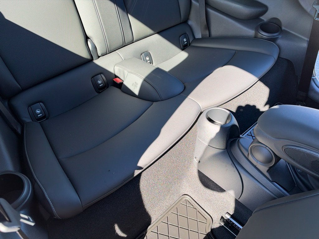 2024 MINI HARDTOP 2 DOOR Base
