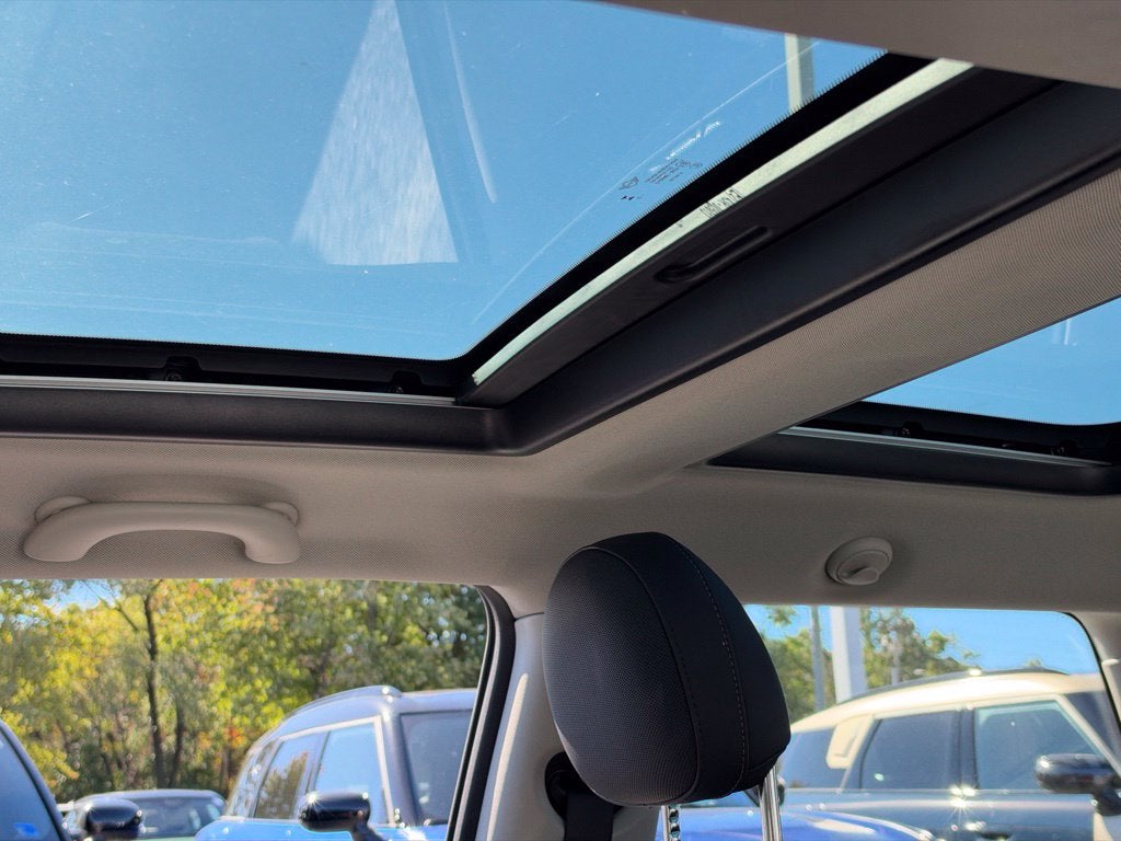 2024 MINI HARDTOP 2 DOOR Base