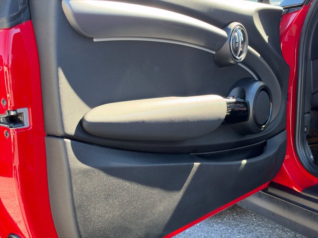 2024 MINI HARDTOP 2 DOOR Base