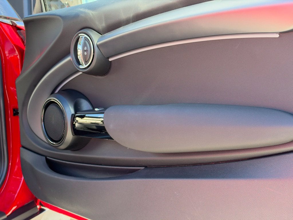 2024 MINI HARDTOP 2 DOOR Base