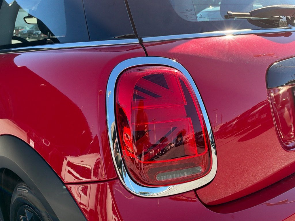 2024 MINI HARDTOP 2 DOOR Base
