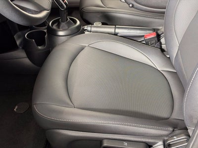 2024 MINI HARDTOP 4 DOOR Base