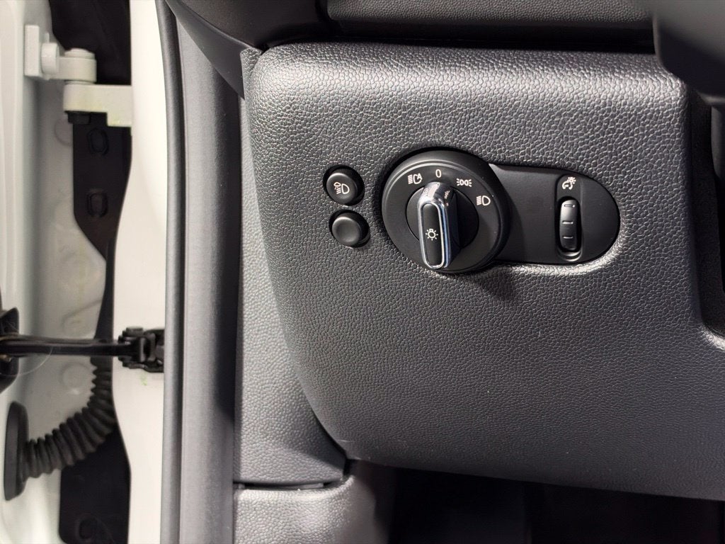 2024 MINI CONVERTIBLE Base