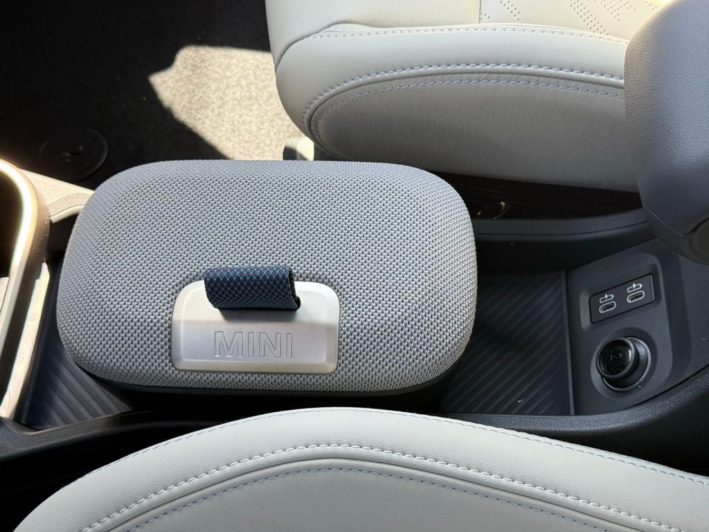 2026 MINI 4 Door Cooper Iconic