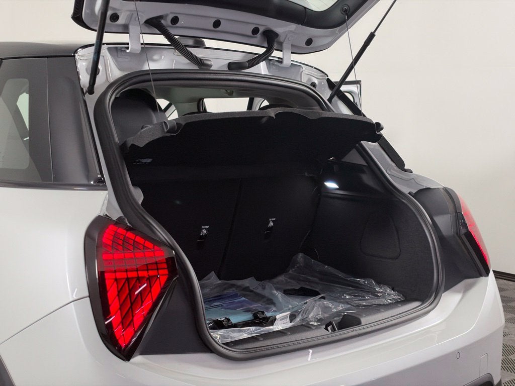 2026 MINI 4 DOOR Base