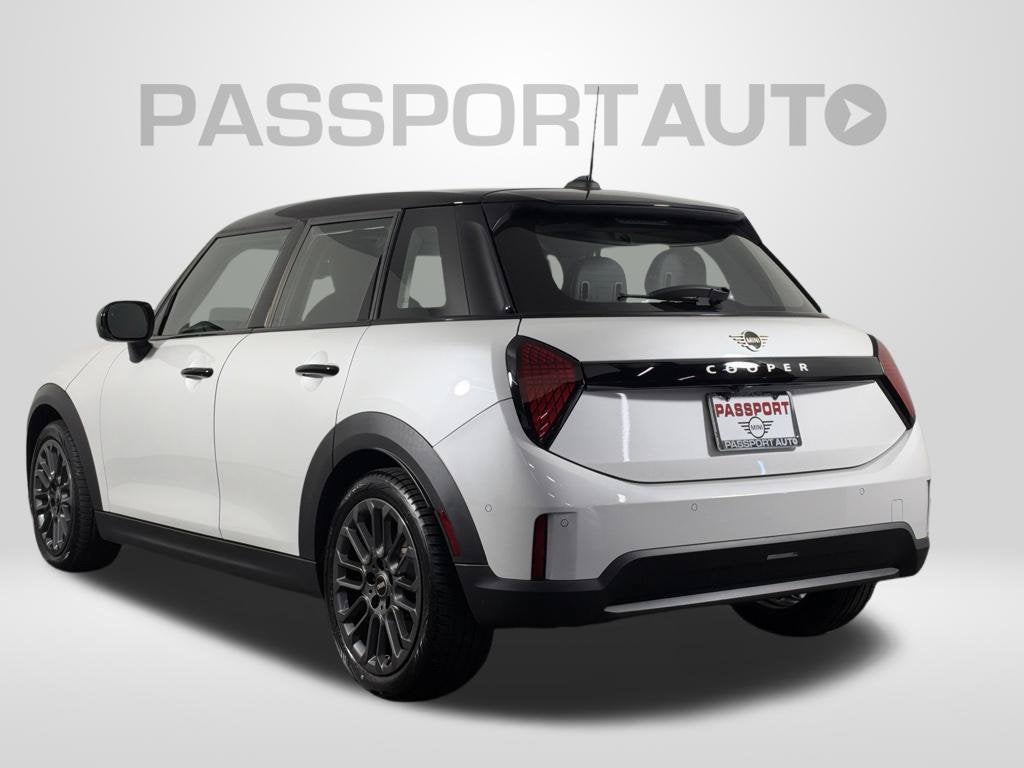 2026 MINI 4 DOOR Base