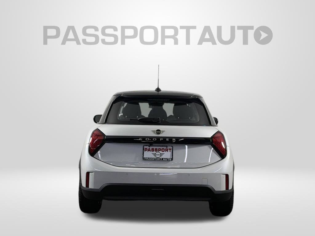 2026 MINI 4 DOOR Base